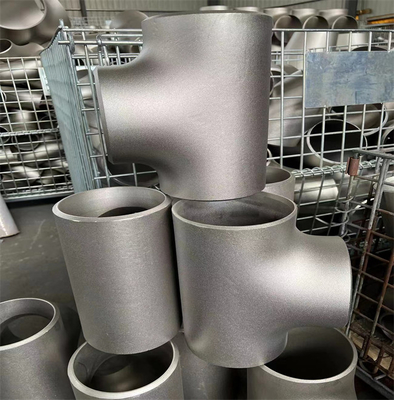 Las camisetas del acero de carbono de BSPP SCH 40 igualan/cabeza galvanizada de Bull de las instalaciones de tuberías del hierro maleable