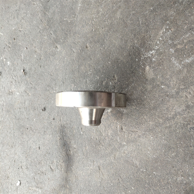 El tubo del cuello de la soldadura del ANSI B16.5 150lb ensancha colocación aumentada forjada de la cara